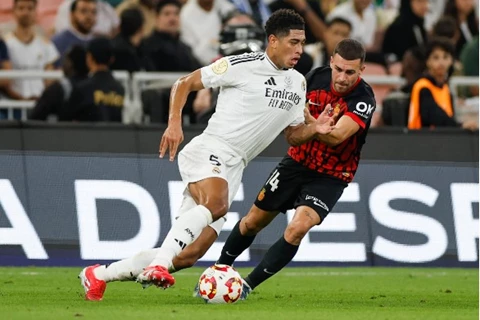 إلى كلاسيكو برشلونة.. ريال مدريد يكتسح مايوركا ويتأهل لنهائي السوبر الإسباني (فيديو)